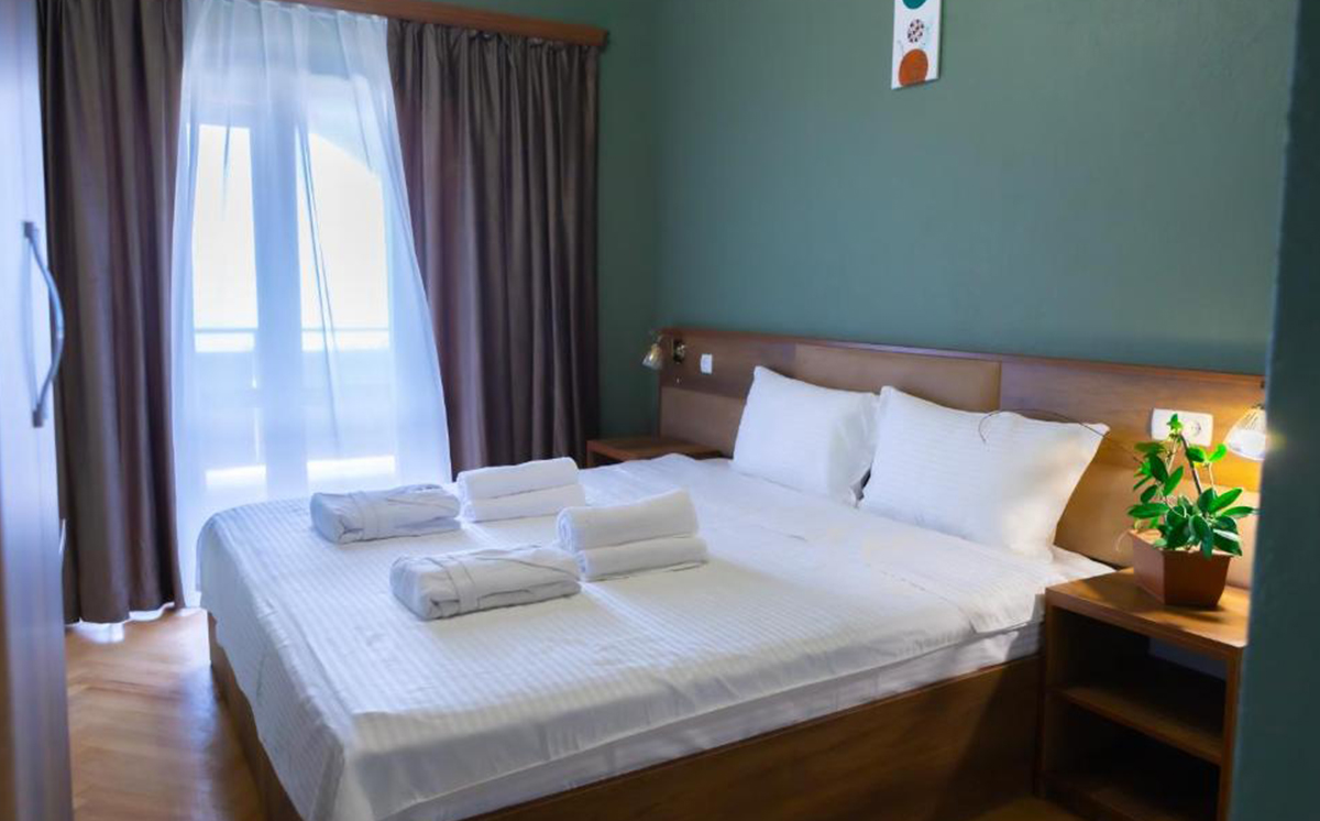 კახეთში, ნომერი 2 ან 3 სტუმარზე საუზმით და აივნით